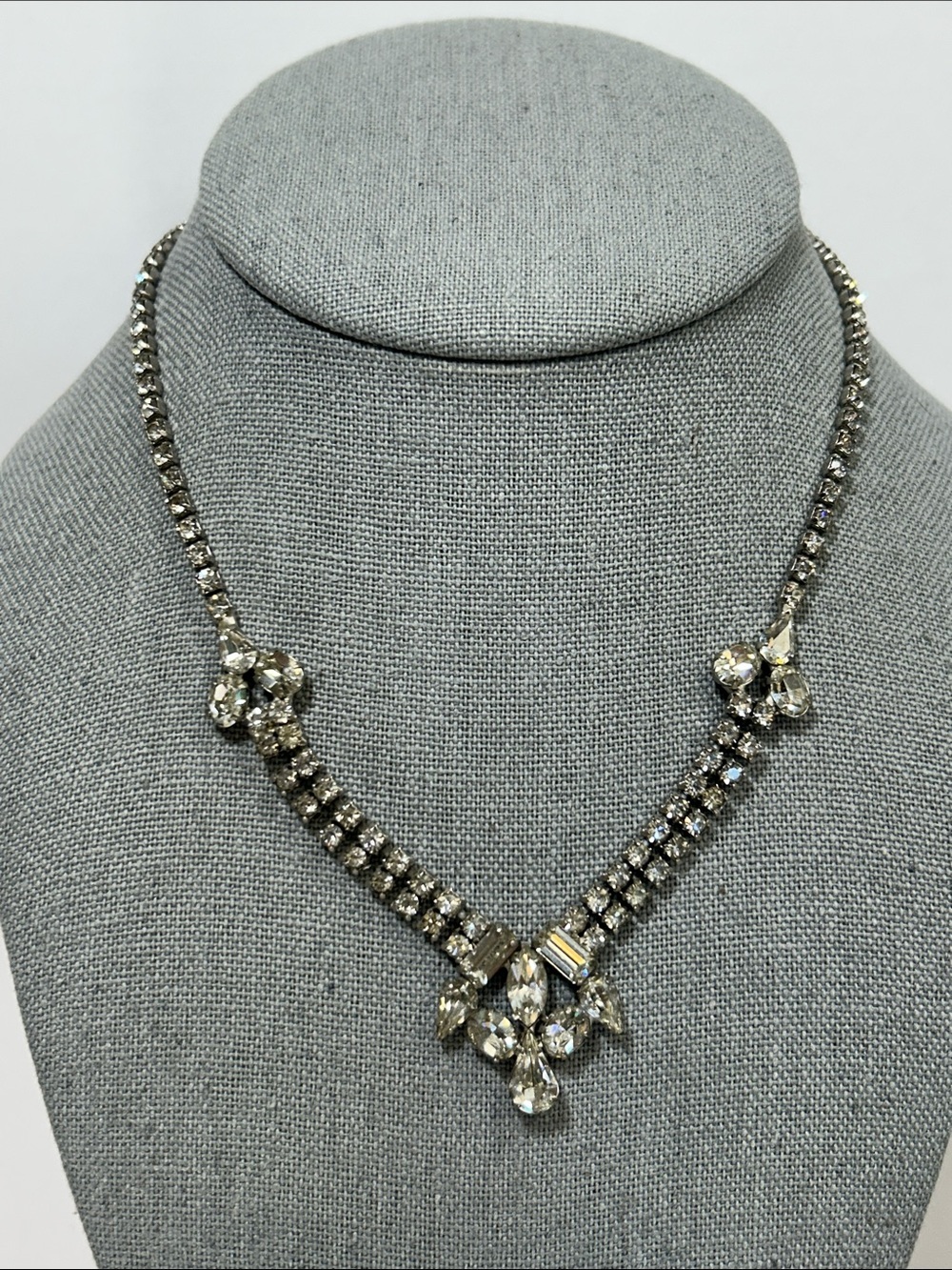 Vintage Classic Silver Crystal Statement Necklace - Women Jewelry
